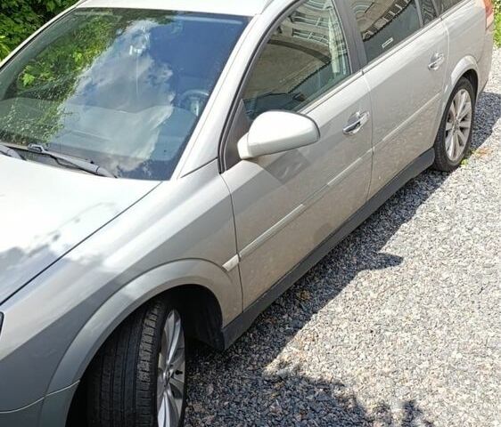 Серый Опель Вектра, объемом двигателя 1.8 л и пробегом 250 тыс. км за 6324 $, фото 1 на Automoto.ua