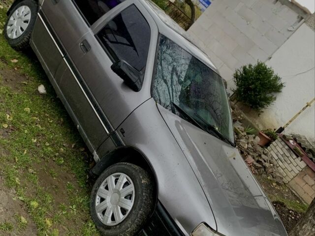 Сірий Опель Вектра, об'ємом двигуна 1.6 л та пробігом 300 тис. км за 594 $, фото 1 на Automoto.ua