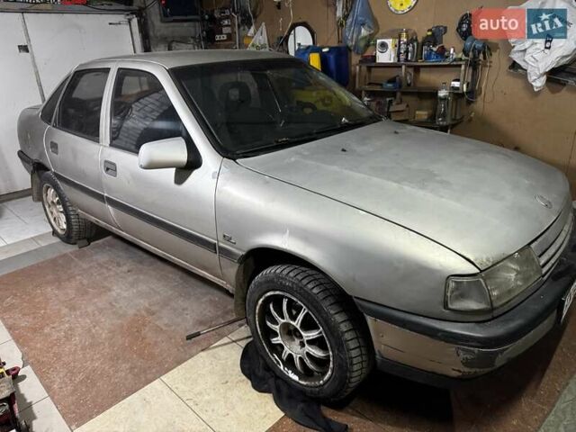 Сірий Опель Вектра, об'ємом двигуна 1.81 л та пробігом 440 тис. км за 650 $, фото 1 на Automoto.ua