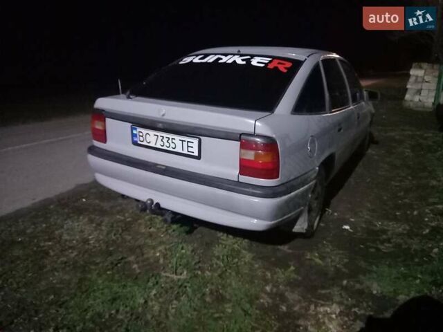 Серый Опель Вектра, объемом двигателя 1.8 л и пробегом 339 тыс. км за 1300 $, фото 1 на Automoto.ua