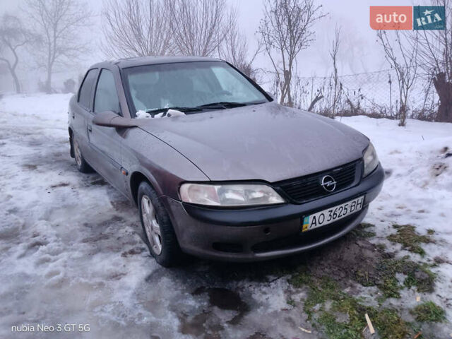 Серый Опель Вектра, объемом двигателя 1.6 л и пробегом 300 тыс. км за 1500 $, фото 1 на Automoto.ua