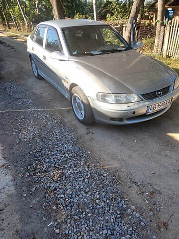 Сірий Опель Вектра, об'ємом двигуна 1.8 л та пробігом 230 тис. км за 1550 $, фото 1 на Automoto.ua