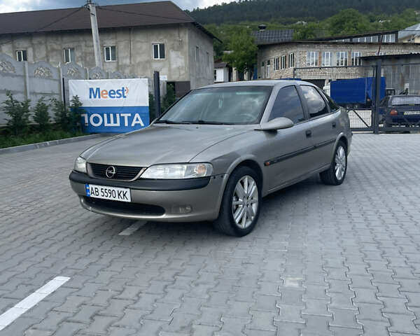 Серый Опель Вектра, объемом двигателя 1.8 л и пробегом 305 тыс. км за 2500 $, фото 1 на Automoto.ua