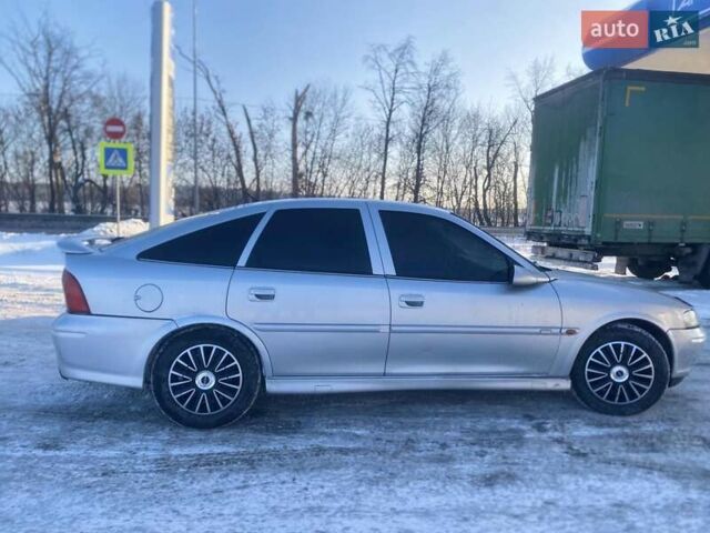 Серый Опель Вектра, объемом двигателя 2 л и пробегом 280 тыс. км за 1750 $, фото 1 на Automoto.ua