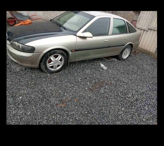 Серый Опель Вектра, объемом двигателя 2 л и пробегом 450 тыс. км за 1100 $, фото 1 на Automoto.ua