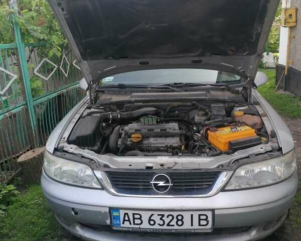 Сірий Опель Вектра, об'ємом двигуна 1.8 л та пробігом 380 тис. км за 2000 $, фото 1 на Automoto.ua