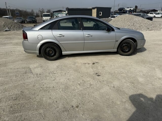 Серый Опель Вектра, объемом двигателя 2.2 л и пробегом 435 тыс. км за 3790 $, фото 1 на Automoto.ua