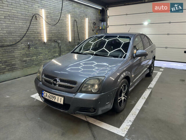 Серый Опель Вектра, объемом двигателя 2.2 л и пробегом 320 тыс. км за 4000 $, фото 1 на Automoto.ua