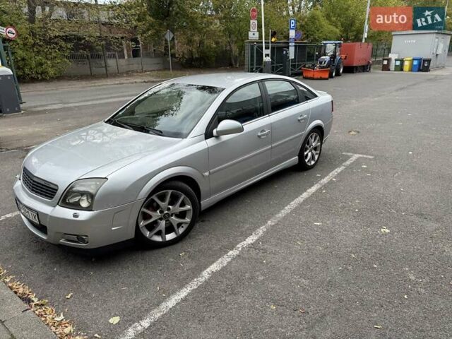 Серый Опель Вектра, объемом двигателя 2 л и пробегом 290 тыс. км за 5000 $, фото 1 на Automoto.ua