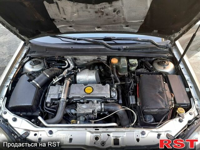 Сірий Опель Вектра, об'ємом двигуна 2.2 л та пробігом 50 тис. км за 4100 $, фото 1 на Automoto.ua