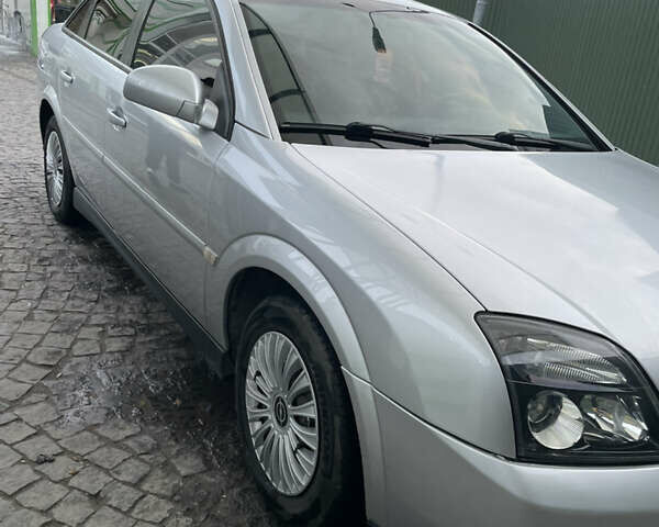 Сірий Опель Вектра, об'ємом двигуна 2.2 л та пробігом 400 тис. км за 4200 $, фото 1 на Automoto.ua