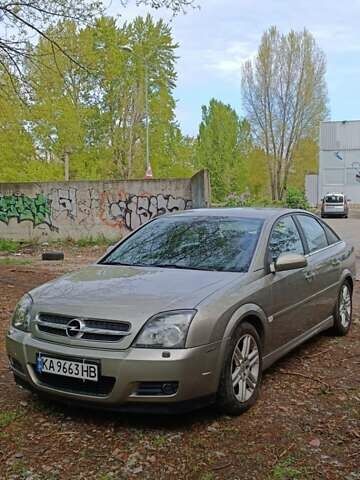 Серый Опель Вектра, объемом двигателя 2.2 л и пробегом 268 тыс. км за 5000 $, фото 1 на Automoto.ua