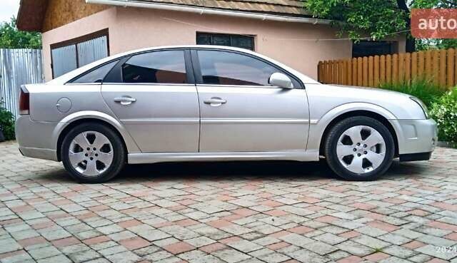 Серый Опель Вектра, объемом двигателя 2.2 л и пробегом 318 тыс. км за 4100 $, фото 1 на Automoto.ua