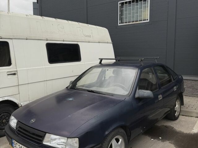 Синий Опель Вектра, объемом двигателя 1.6 л и пробегом 300 тыс. км за 700 $, фото 1 на Automoto.ua