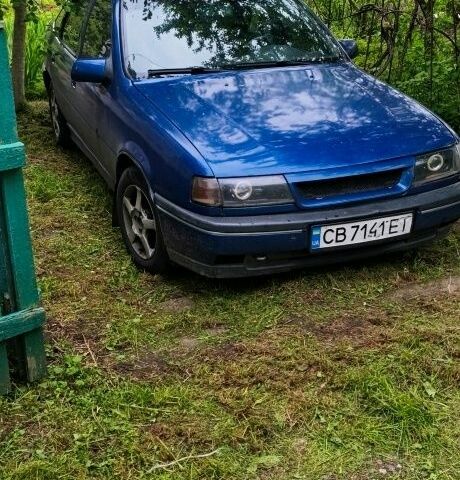 Синий Опель Вектра, объемом двигателя 1.8 л и пробегом 300 тыс. км за 2000 $, фото 1 на Automoto.ua