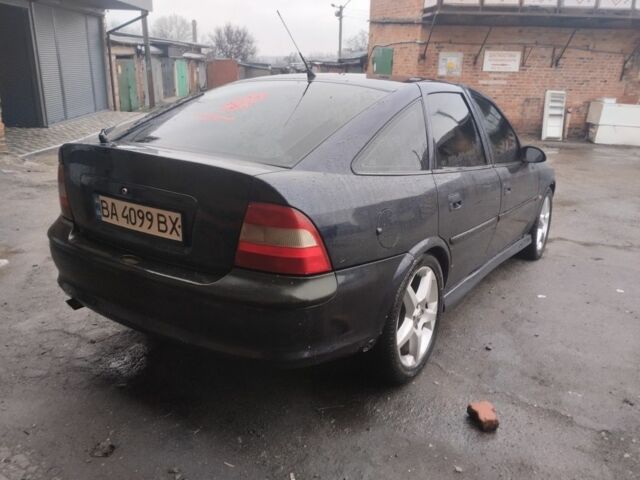 Синий Опель Вектра, объемом двигателя 1.8 л и пробегом 320 тыс. км за 2100 $, фото 1 на Automoto.ua