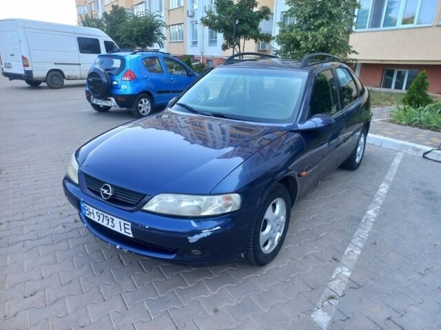 Синий Опель Вектра, объемом двигателя 1.8 л и пробегом 1 тыс. км за 1300 $, фото 1 на Automoto.ua