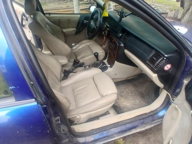 Синій Опель Вектра, об'ємом двигуна 2 л та пробігом 70 тис. км за 1700 $, фото 1 на Automoto.ua