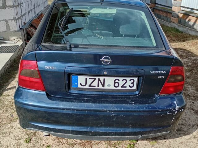 Синий Опель Вектра, объемом двигателя 2 л и пробегом 3 тыс. км за 700 $, фото 1 на Automoto.ua