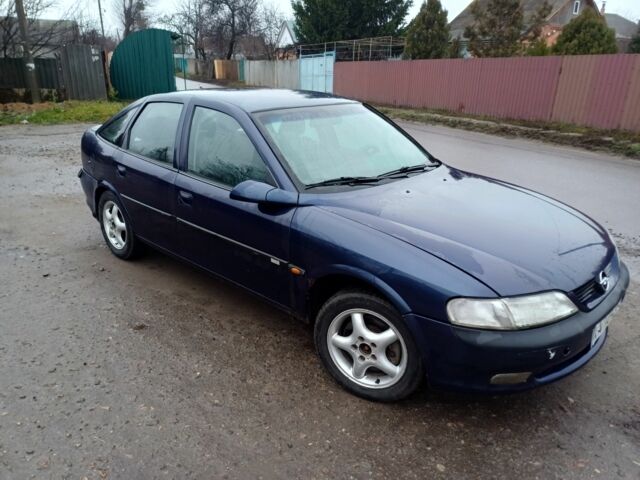 Синий Опель Вектра, объемом двигателя 2 л и пробегом 350 тыс. км за 750 $, фото 1 на Automoto.ua