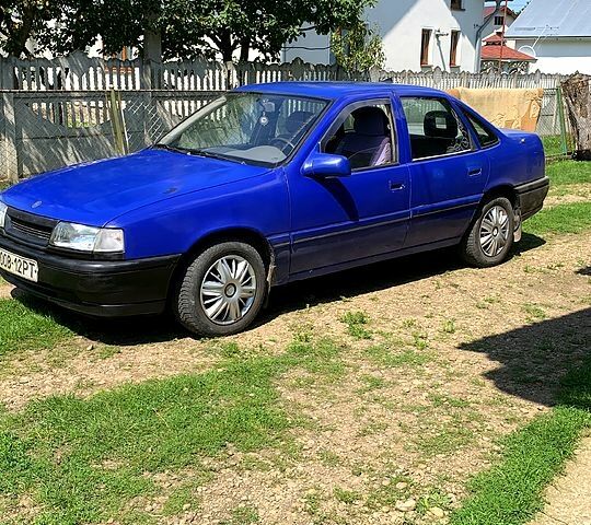 Синий Опель Вектра, объемом двигателя 2 л и пробегом 290 тыс. км за 750 $, фото 1 на Automoto.ua