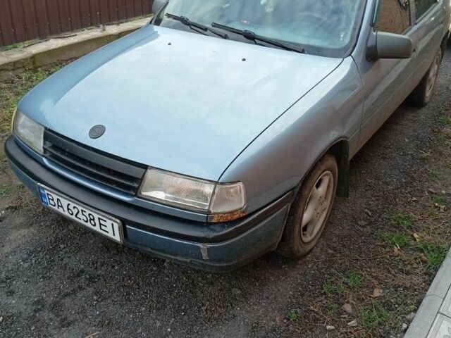 Опель Вектра 1989 в Кременчуге на Automoto.ua Синий Опель Вектра, объемом двигателя 2 л и пробегом 210 тыс. км за 1549 $, фото 1 на Automoto.ua