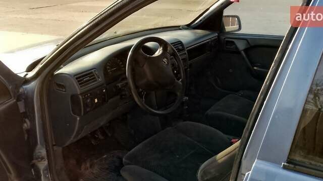 Синій Опель Вектра, об'ємом двигуна 2 л та пробігом 440 тис. км за 900 $, фото 1 на Automoto.ua