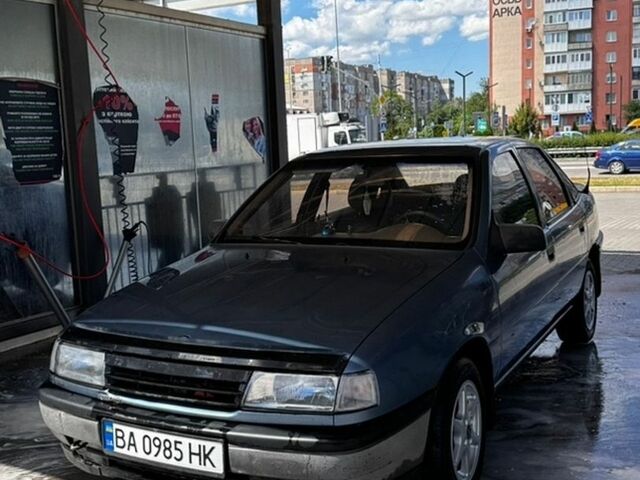Синій Опель Вектра, об'ємом двигуна 1.6 л та пробігом 620 тис. км за 1200 $, фото 1 на Automoto.ua