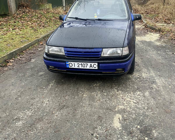 Синий Опель Вектра, объемом двигателя 1.6 л и пробегом 400 тыс. км за 1000 $, фото 1 на Automoto.ua