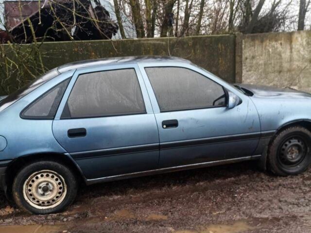 Синій Опель Вектра, об'ємом двигуна 1.6 л та пробігом 400 тис. км за 992 $, фото 1 на Automoto.ua