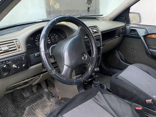 Синій Опель Вектра, об'ємом двигуна 2 л та пробігом 3 тис. км за 600 $, фото 1 на Automoto.ua