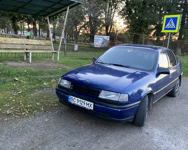 Синій Опель Вектра, об'ємом двигуна 2 л та пробігом 340 тис. км за 1000 $, фото 1 на Automoto.ua