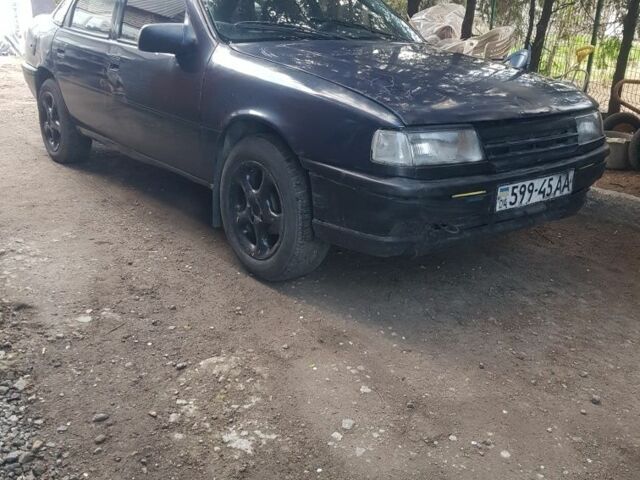 Синий Опель Вектра, объемом двигателя 1 л и пробегом 200 тыс. км за 691 $, фото 1 на Automoto.ua