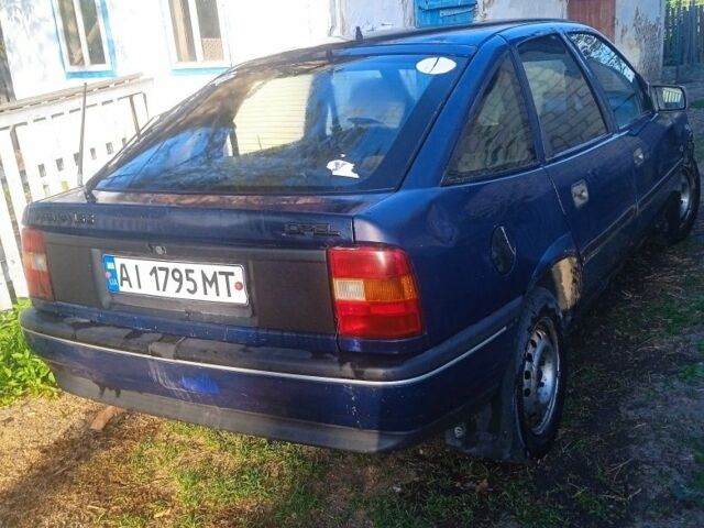 Синий Опель Вектра, объемом двигателя 1.6 л и пробегом 393 тыс. км за 425 $, фото 1 на Automoto.ua