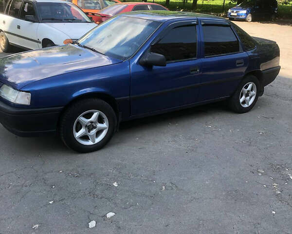 Синій Опель Вектра, об'ємом двигуна 1.6 л та пробігом 120 тис. км за 1850 $, фото 1 на Automoto.ua