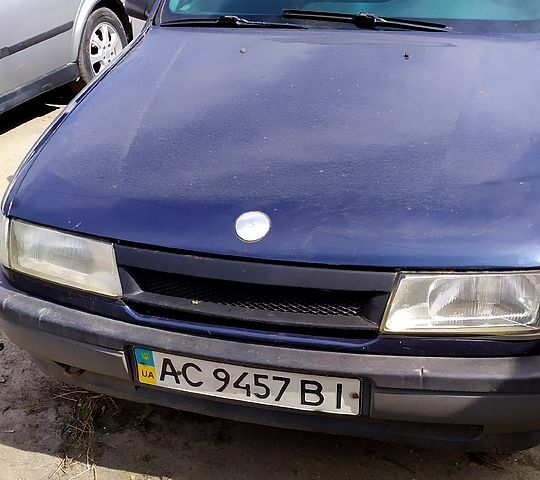 Синій Опель Вектра, об'ємом двигуна 1.6 л та пробігом 300 тис. км за 900 $, фото 1 на Automoto.ua