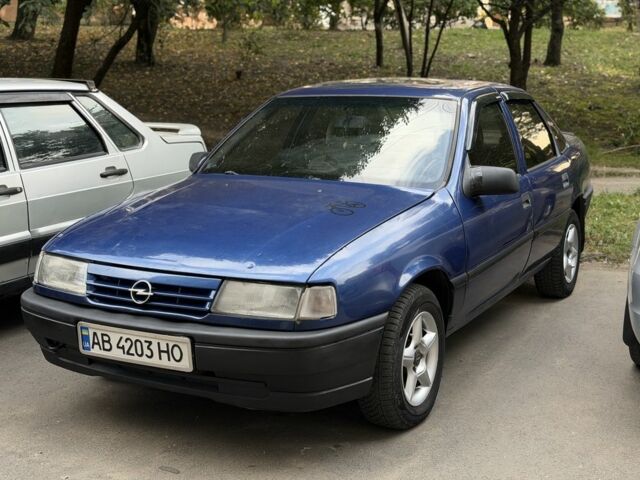 Синий Опель Вектра, объемом двигателя 0 л и пробегом 190 тыс. км за 1055 $, фото 1 на Automoto.ua