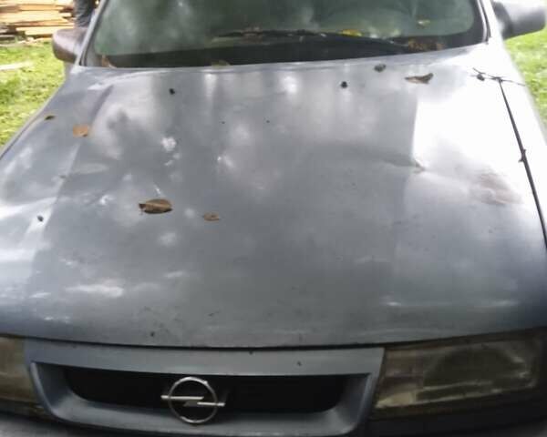 Синій Опель Вектра, об'ємом двигуна 1.6 л та пробігом 250 тис. км за 400 $, фото 1 на Automoto.ua