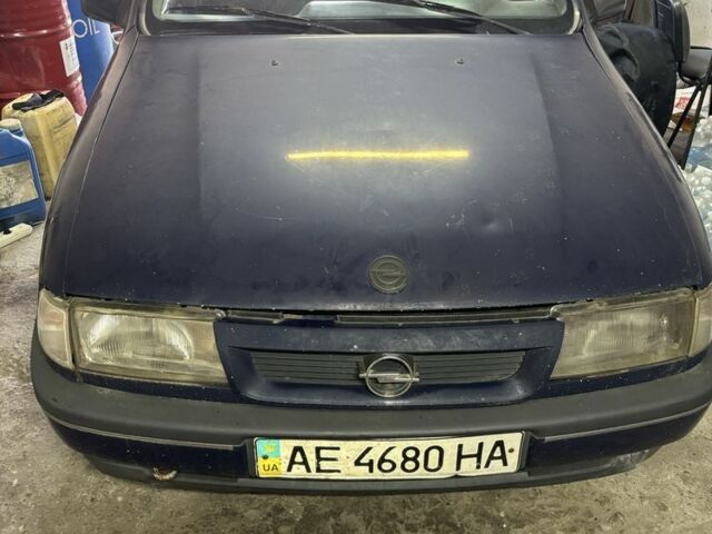 Синий Опель Вектра, объемом двигателя 0 л и пробегом 300 тыс. км за 600 $, фото 1 на Automoto.ua