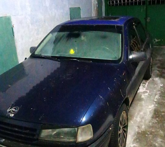 Синій Опель Вектра, об'ємом двигуна 1.6 л та пробігом 356 тис. км за 1100 $, фото 1 на Automoto.ua