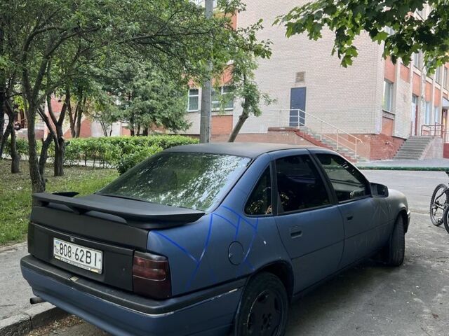 Синий Опель Вектра, объемом двигателя 2 л и пробегом 223 тыс. км за 699 $, фото 1 на Automoto.ua