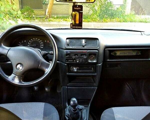 Синий Опель Вектра, объемом двигателя 1.6 л и пробегом 345 тыс. км за 1500 $, фото 1 на Automoto.ua