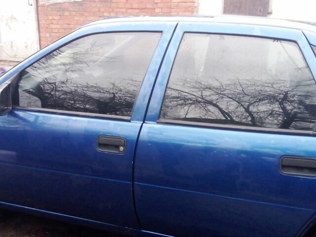 Синій Опель Вектра, об'ємом двигуна 1.6 л та пробігом 489 тис. км за 1700 $, фото 1 на Automoto.ua