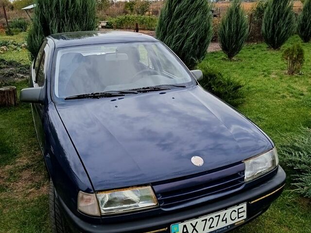 Синій Опель Вектра, об'ємом двигуна 1.8 л та пробігом 274 тис. км за 1700 $, фото 1 на Automoto.ua