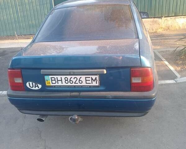 Синій Опель Вектра, об'ємом двигуна 1.6 л та пробігом 341 тис. км за 1300 $, фото 1 на Automoto.ua