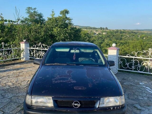 Синий Опель Вектра, объемом двигателя 1.6 л и пробегом 267 тыс. км за 700 $, фото 1 на Automoto.ua