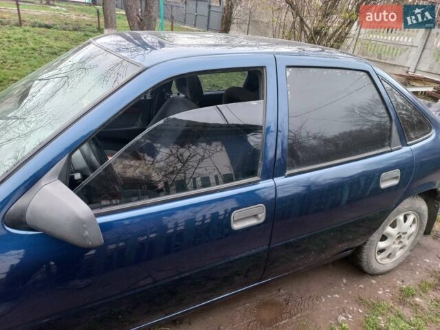 Синий Опель Вектра, объемом двигателя 2 л и пробегом 200 тыс. км за 1800 $, фото 1 на Automoto.ua
