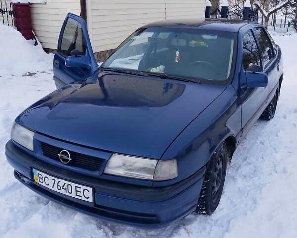 Синий Опель Вектра, объемом двигателя 1.7 л и пробегом 300 тыс. км за 1499 $, фото 1 на Automoto.ua