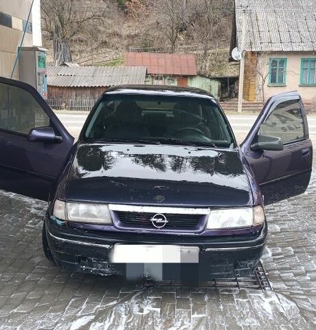 Синий Опель Вектра, объемом двигателя 1.6 л и пробегом 100 тыс. км за 800 $, фото 1 на Automoto.ua