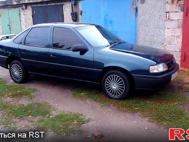 Синій Опель Вектра, об'ємом двигуна 1.8 л та пробігом 150 тис. км за 1350 $, фото 1 на Automoto.ua